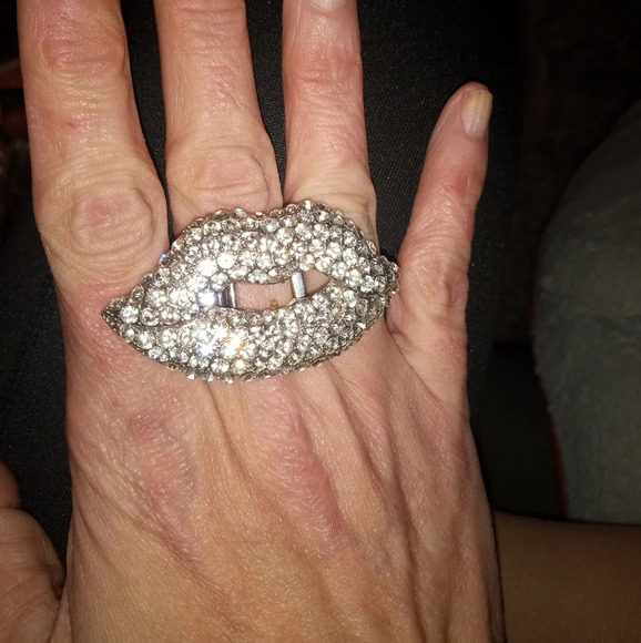 cubic zirconia adjustable lips ring - Picture 2 of 7